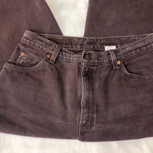 Vintage Levi’s 950s - High Waisted Mom Jeans - Picture 4 of 6